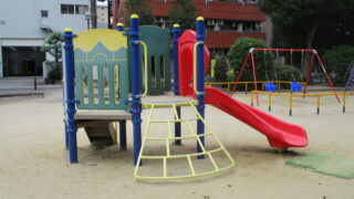 保護中: りすぐみとひよこぐみの遠足ごっこ