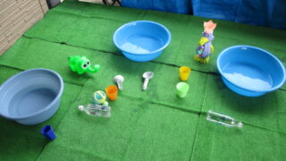 保護中: 水遊びが始まりました!